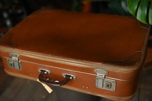 100383 ヴィンテージ　「KINDEL BRUCK」　トランクケース　 英国製　ビンテージ　アンティーク 英国 スーツケース　革鞄