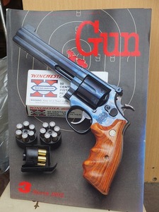 月刊GUN　 ガン 　　　　　１９９２年３月号　　　　　　　　　　国際出版