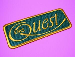 エムズ クエスト EMS Quest トーナメント ライン 金緑 ワッペン ロゴ エンブレム　133-51mm
