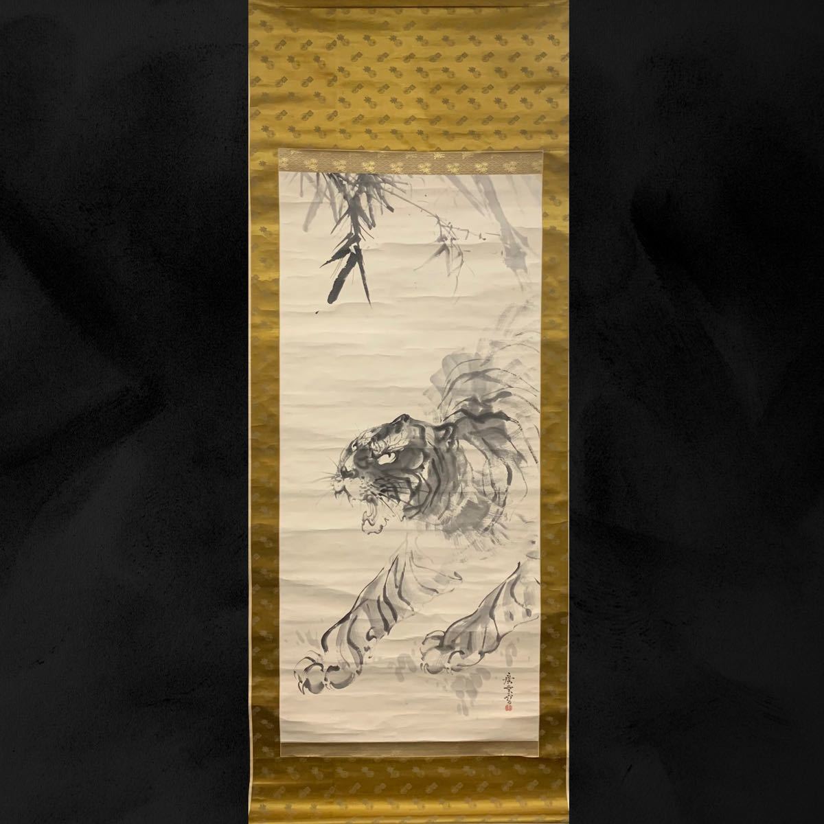 [प्रतिलिपि] (कोरस 06) हिरोयो टेरासाकी टाइगर जापानी पेंटिंग, लटका हुआ स्क्रॉल, स्याही पेंटिंग, अवधि, वही बक्सा, लगभग। 200 x 76 सेमी, चित्रकारी, जापानी पेंटिंग, फूल और पक्षी, पक्षी और जानवर