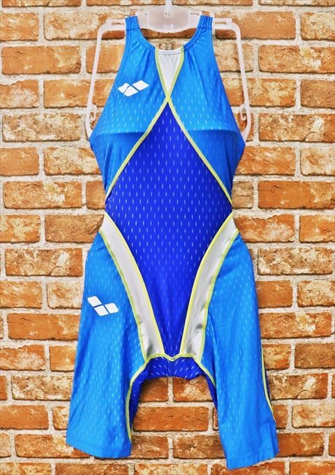 ヤフオク! -「アリーナ 競泳水着」の落札相場・落札価格