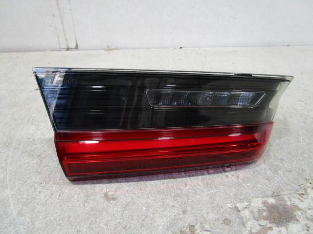 良品 BMW 3シリーズ G20 純正 左トランクテールランプ