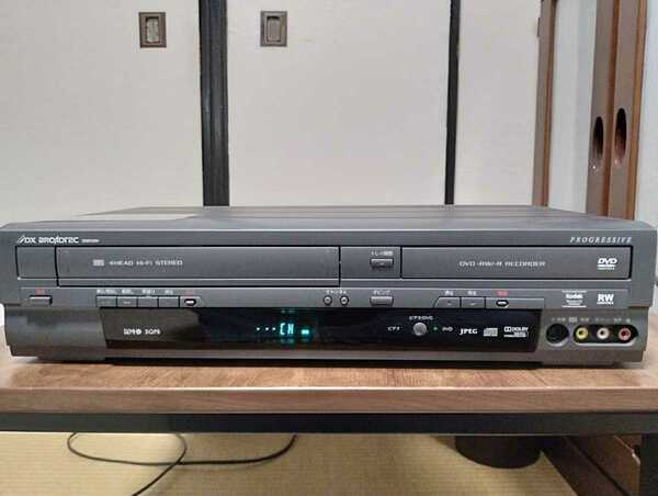 　DX BROADTEC 地上デジタルチューナー内蔵　VHS ビデオ一体型　DVDレコーダー　DXR160V