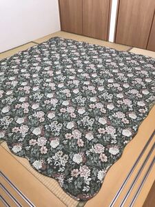 [新品] 激安・在庫処分 約 200×250cm キルトマルチカバー　ソファーカバー　ベットカバー　こたつカバー　グリーン系花柄