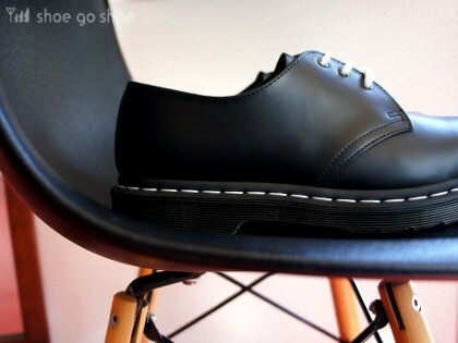 ★ 23cm（UK4）★ Dr.Martens ドクターマーチン 1461 WS ホワイトステッチ 3ホール 24757001 人気モデル 靴 新品 即決 正規品