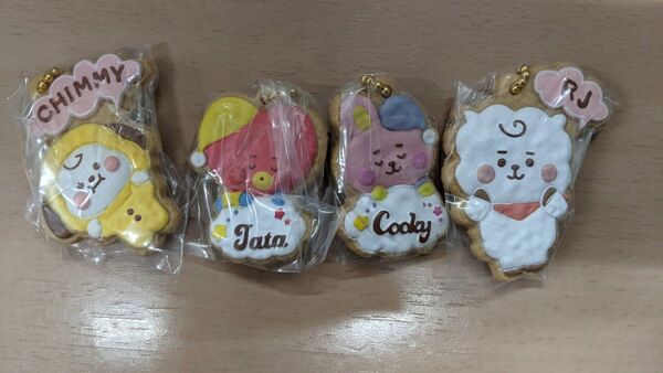 bt21 クッキーチャームコット