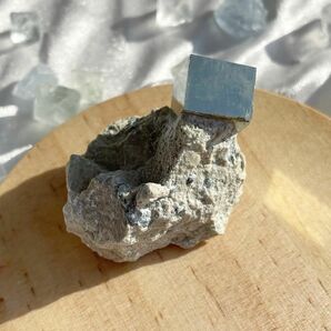 パイライト原石　鉱物標本　鉱物　天然石　鉱石