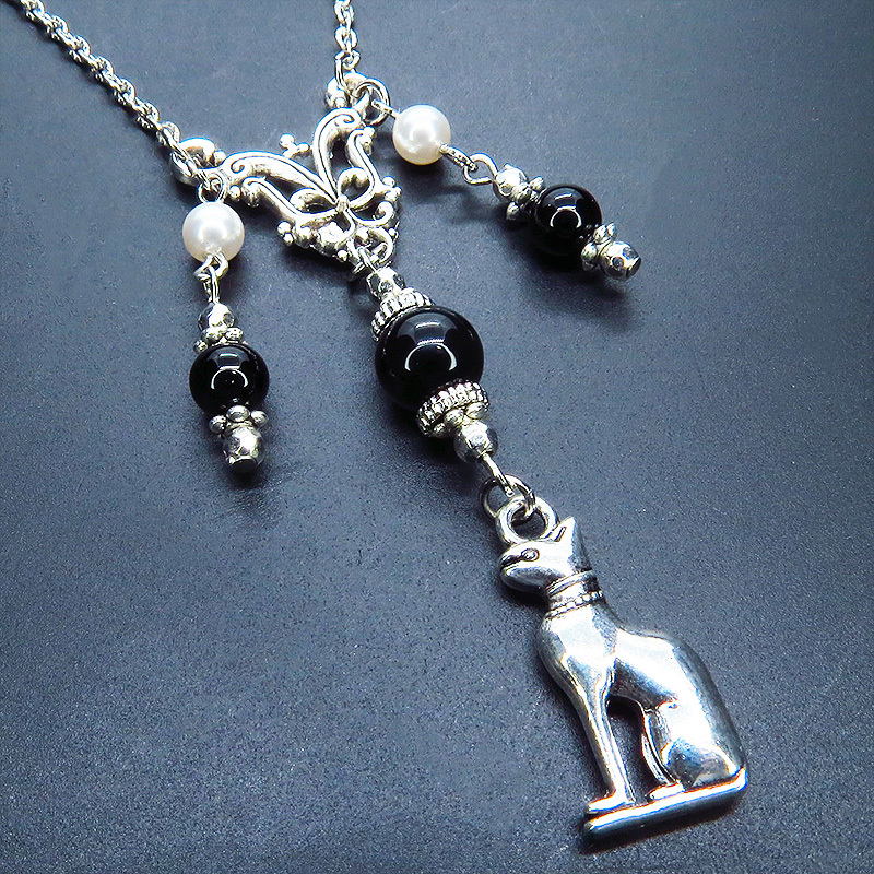 Collar Bastet Cat Goddess de plata antigua con ónix oriental y perlas de Swarovski, Hecho a mano, Accesorios (para mujeres), collar, colgante, gargantilla