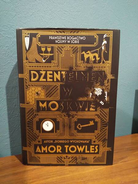 〈洋書〉DZENTELMEN W MOSKWIE モスクワの伯爵 A GENTLEMAN IN MOSCOW /Amor Towles エイモア・トールズ ◎ポーランド語 Polaco