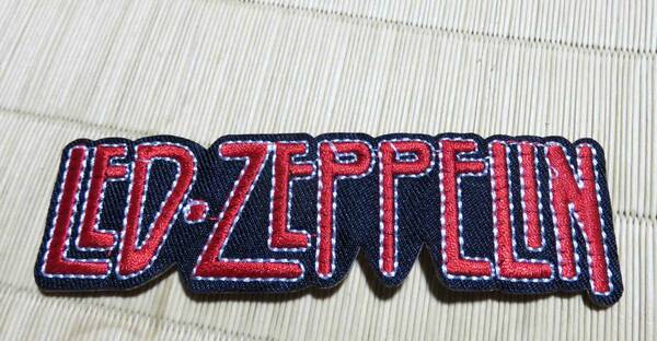 英語　赤黒◆新品未使用レッド・ツェッペリン　Led Zeppelin　ロンドン　イギリス　UKロックバンド　　刺繍ワッペン◆音楽　ミュージック
