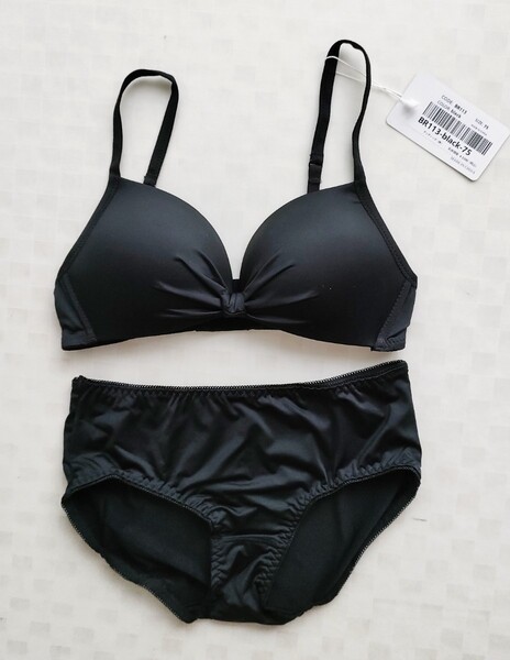 新品未使用 ノンワイヤーブラ&ショーツセット Mサイズ (A75,B75.C70)