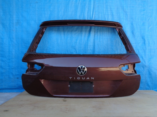 ☆AX70 VW ティグアン リアゲート 茶系