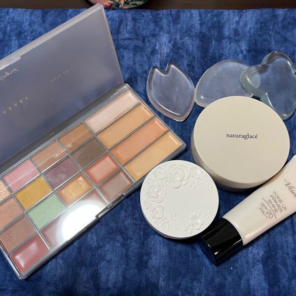ベースメイク&メイクパレットまとめ売り