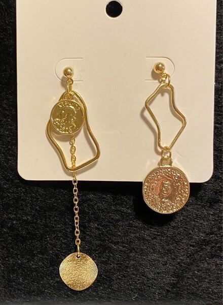 ゴールドコイン アシンメトリー ピアス