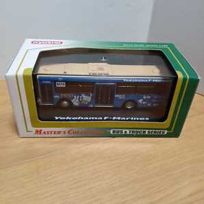 京商【1/80 横浜市交通局 ラッピングバス F・マリノス マリノスケ号】本牧営業所 7-2551号車 横浜市営 バス ミニカー