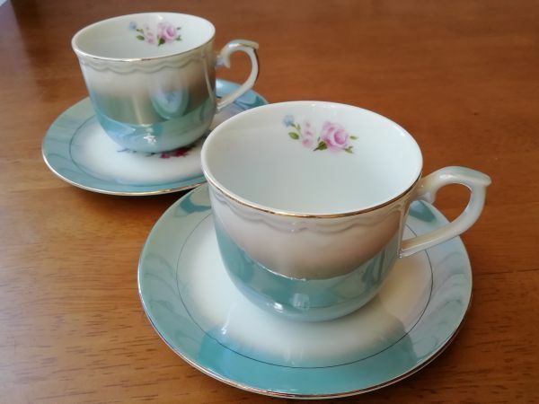 カップ&ソーサー 2客セット ペア グリーン 虹色 オーロラ 金彩 青 花柄 紅茶 コーヒーカップ ティーカップ 食器 antique Tea cup 送料込み