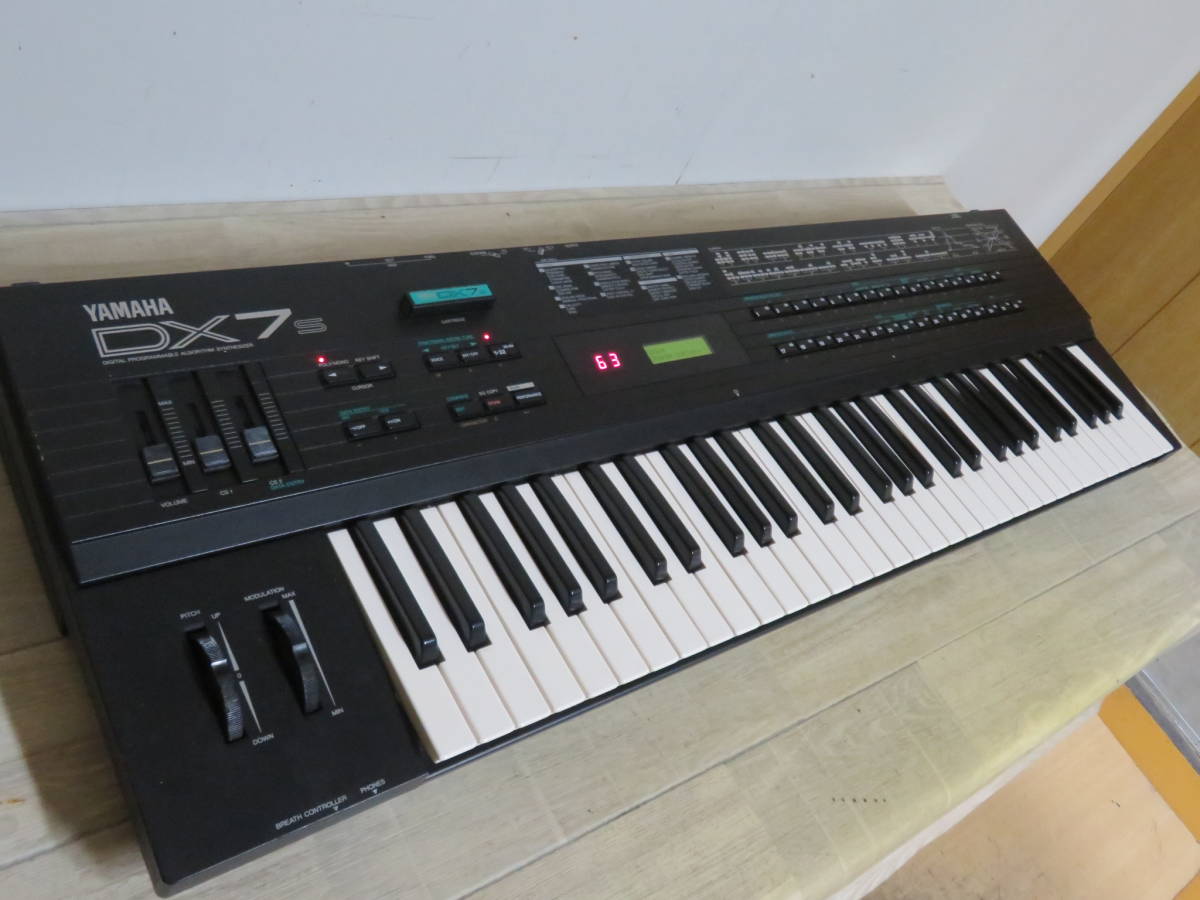 ソルボワ YAMAHA ヤマハ DX7S シンセサイザー 通電確認済み 動作未確認