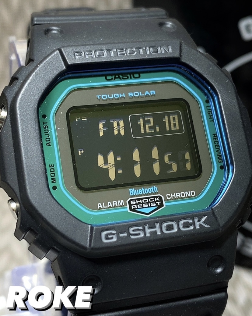 まだまだあ 新品G-SHOCKメンズ電波ソーラー腕時計ネオンパープル20気圧