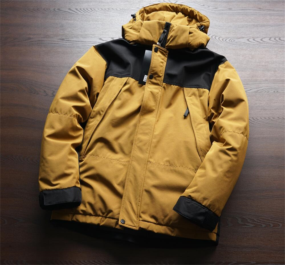 マウンテンパーカーの値段と価格推移は?|23,576件の売買情報を集計
