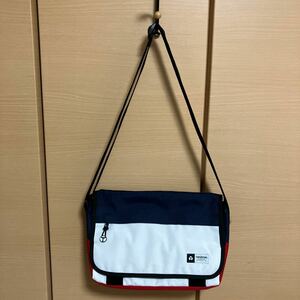 美品★ヤックパックyacpak★ショルダーバック(トリコロール)