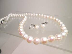 *SILVER fresh water pearl. necklace &SILVER fresh water pearl earrings in set 