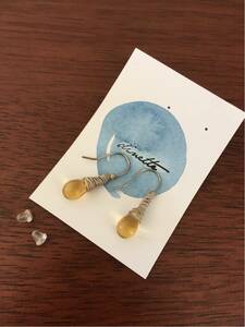 Art hand Auction 手工制作的捷克玻璃耳环米黄色玻璃钛挂钩, 手工制作的, 配饰(女士), 耳环, 耳环