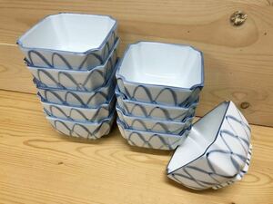 Art hand Auction ◆New◆Seto ware/Hand-painted blue and white/Square bowl/Set of 10◆Small bowl/Medium bowl◆Kappo/Kaiseki/Ryokan/Dining hall/Izakaya◆Unused/In-stock at our store/Price reduced from list price◆, Tableware, Japanese tableware, others