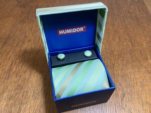 【未使用】HUMIDOR ネクタイ　カフス　ポケットチーフセット　箱入りグリーン