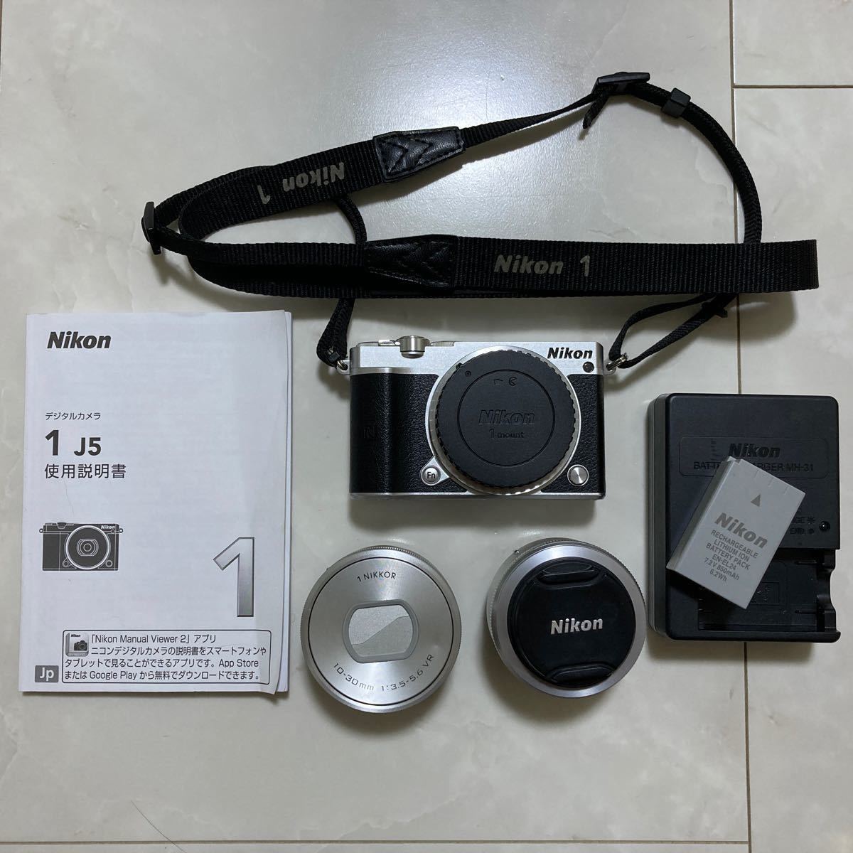 新品未使用 Nikon COOLPIX W300 ブラック 1605万画素 防水 耐寒 防塵