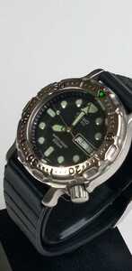 [CASIO]カシオ(MD-705C)　ダイバー200M SS 3針ディデイトクォーツ　夜光インデックス　回転ベゼル　稼働品　中古品　腕時計　