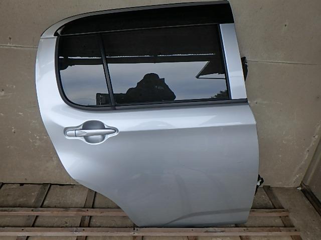 パッソ DBA-M710A 右RドアASSY ◆個人宅配送不可◆ 67003-B1090