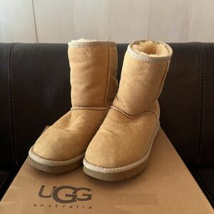 UGG アグ ムートンブーツ ショート サイズ７　24.0cm