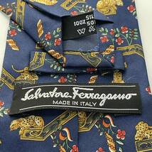 Salvatore Ferragamo(サルヴァトーレフェラガモ) ネイビー動物花柄ネクタイ_画像6