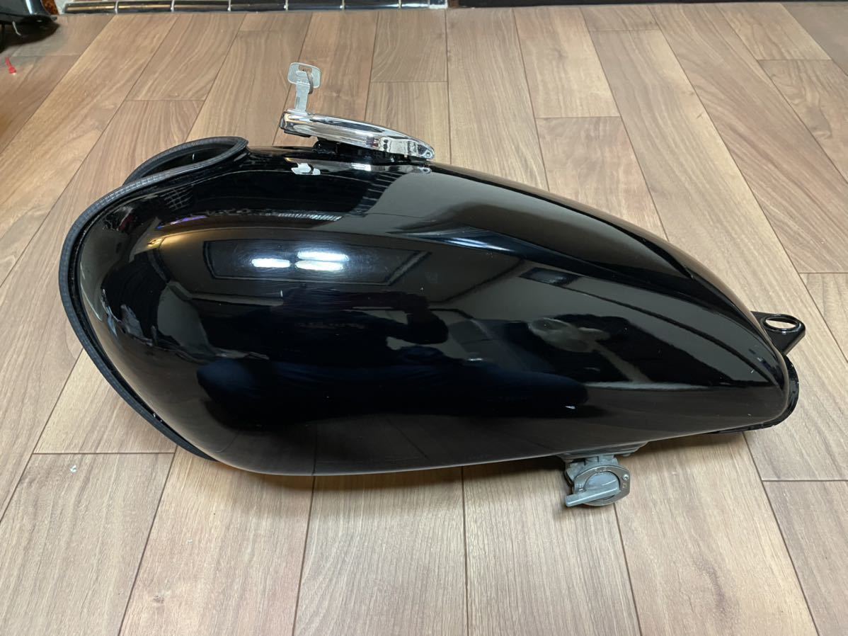 sr400 純正タンク 鍵付き 傷あり タンク オートバイパーツ 自動車