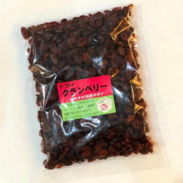 お値下げ不可　ドライクランベリー　300g ドライフルーツ　果物