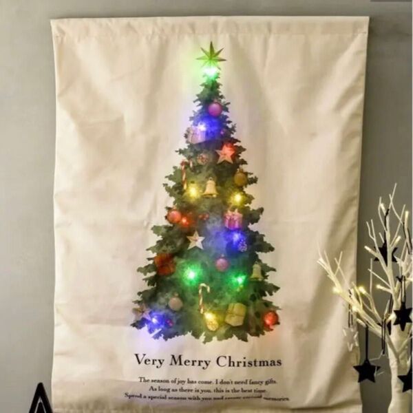 スリーコインズ WEB限定 クリスマス タペストリー ツリータペストリー 完売