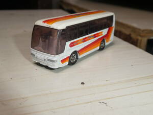 TOMICA/トミカ No.1 MITSUBISHI FUSO AERO QUEEN エアロクイーン