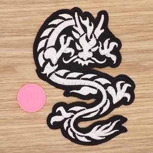【Ｌサイズ】アイロンワッペン NO.1989 ドラゴン ＤＯＲＡＧＯＮ 龍 【郵便定形】