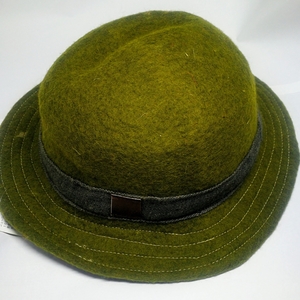ウールフェルト ハット 中折れ帽子3色有 オリーブ、茶 ハンドメイドニュージーランドウール100%良品希少新品未使用40%引フェアトレード黄緑