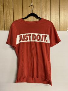 【日本全国 送料込】NIKE JUST DO IT. 赤 半袖Tシャツ Sサイズ ナイキ OS1352