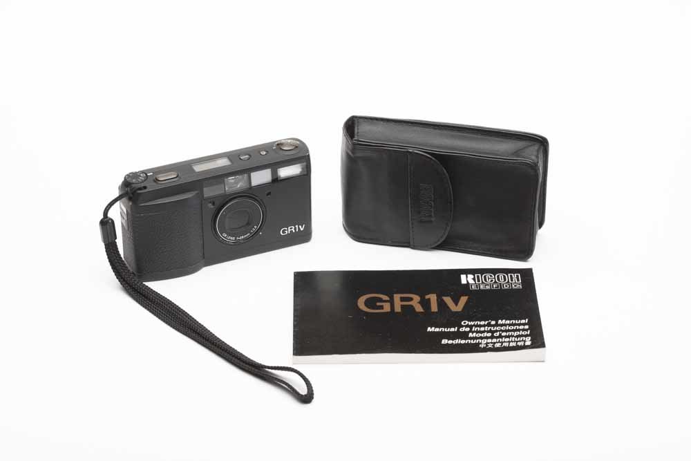 美品】初代RICOH GR1 DATE / 付属品付 / 白黒フィルムおまけ-