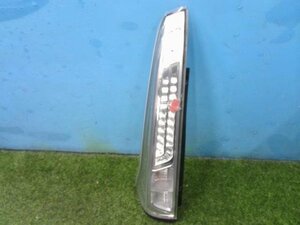 純正　セレナ　ハイウェイスター　HFC26　左テールランプ　LED　コイト・220-23438　ヒビ有り　中古