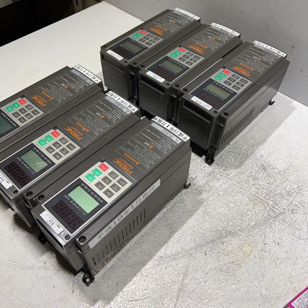 97%以上節約 新品 富士電機 インバーター FRN11F1S-2J