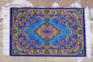 Y012 購入40万 新品B品 保管品 イラン クム産 工房名有 約100万ノット 手織り シルク100% 玄関マット キッチンマット 絨毯 壁飾り
