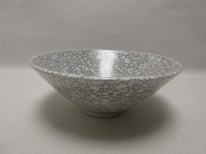 H11056 【 美品 茶道具 貫入 平茶碗 陶印 作者不明 箱無 】 検) 煎茶道具 茶懐石 茶器 お稽古 焼物 茶の湯 お点前 おもてなし 古玩 ⅰ