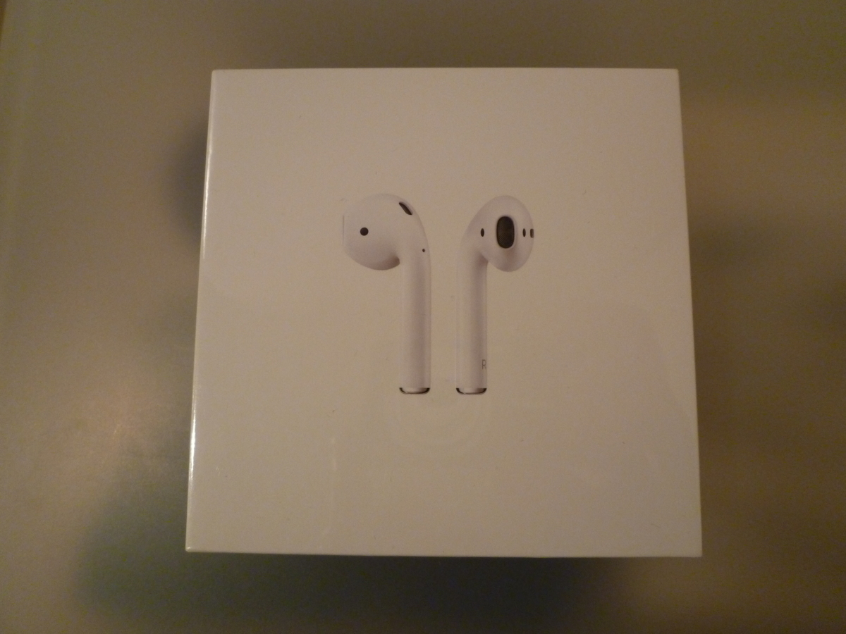 Apple AirPods with Charging Case 第2世代 MV7N2J/A オークション比較 