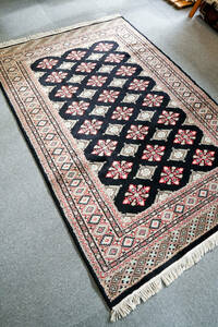 パキスタン手織り絨毯 ウール size:181×121cm リビングラグ
