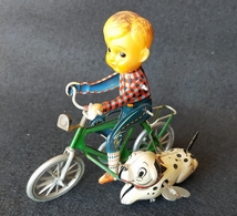 ネジ巻　犬とサイクリングする少年　ブリキ　作動品　動画あり_画像1