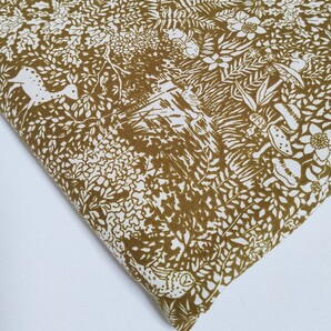 B 国産 草花 動物 イエロー ブラウン モカ カフェオレ シーチング ハギレ 生地