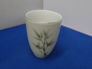 ＃●FINE CHINA SEYEI★笹文 湯呑★セーエー(瀬栄)陶器★USED!!